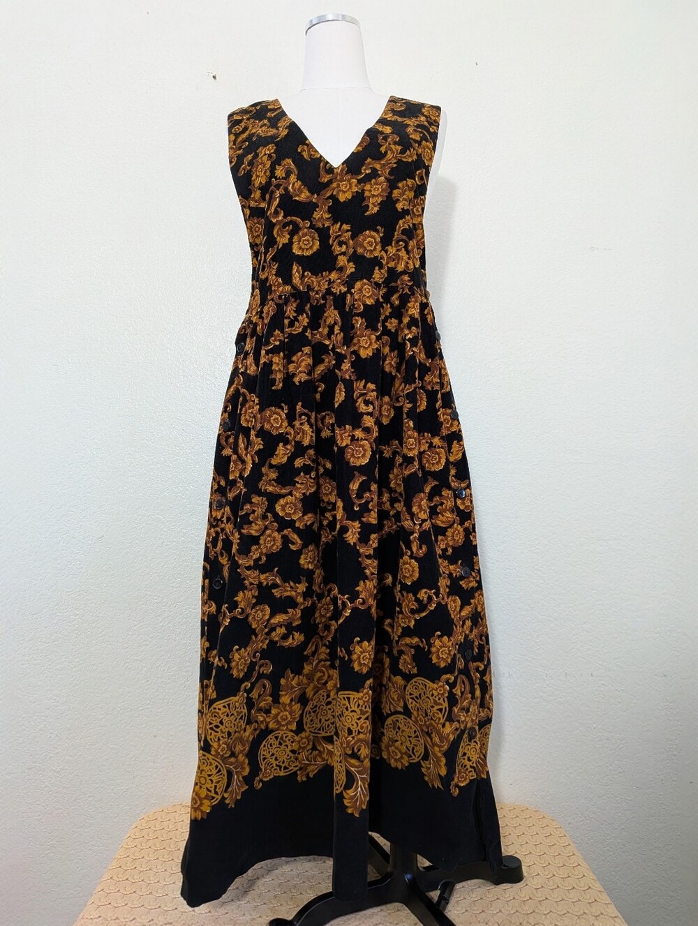 Karen Scott Black & Brownis Corduroy Floral Maxi Dress with a Boho Vibe Size 12.